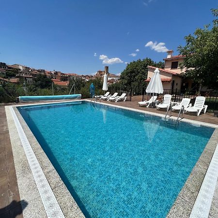 Apartamentos Dona Jimena Del Ambroz 4 Estrellas Complejo Unico En El Centro Del Pueblo - Piscina Ya Abierta 埃尔瓦 外观 照片