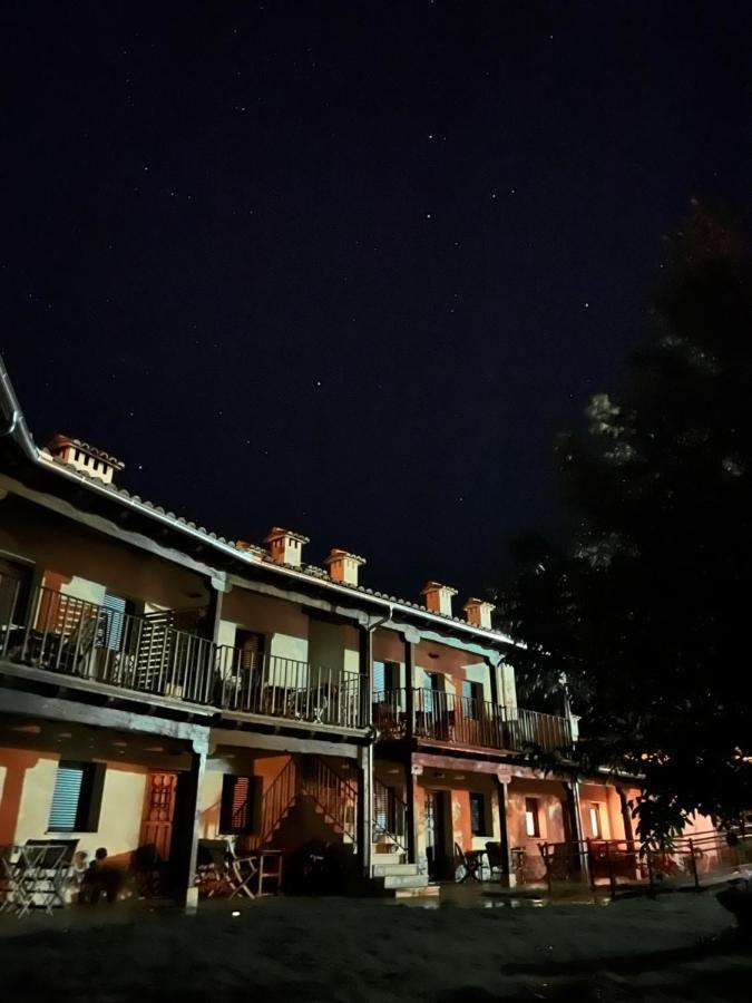 Apartamentos Dona Jimena Del Ambroz 4 Estrellas Complejo Unico En El Centro Del Pueblo - Piscina Ya Abierta 埃尔瓦 外观 照片